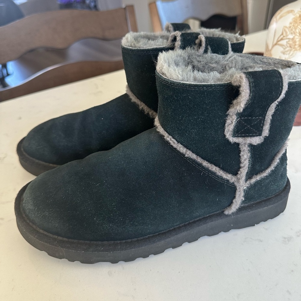 Ugg Australia Womens Classic Mini Spill Seam Boots